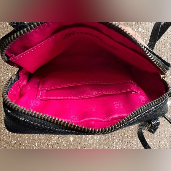 Punchcase by Leslie Hsu Black Pebbled Vegan Leather Crossbody w/ Skull - Picture 5 of 10